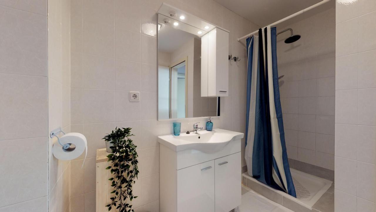 Lora Deluxe Superior 5 Star Apartment, Your Piece Of Heaven By The Sea & Park With Sea & Park View Novigrad Istria Eksteriør bilde