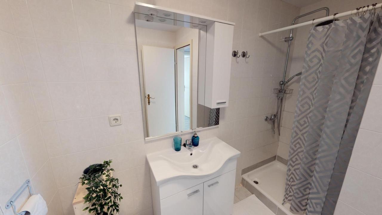 Lora Deluxe Superior 5 Star Apartment, Your Piece Of Heaven By The Sea & Park With Sea & Park View Novigrad Istria Eksteriør bilde